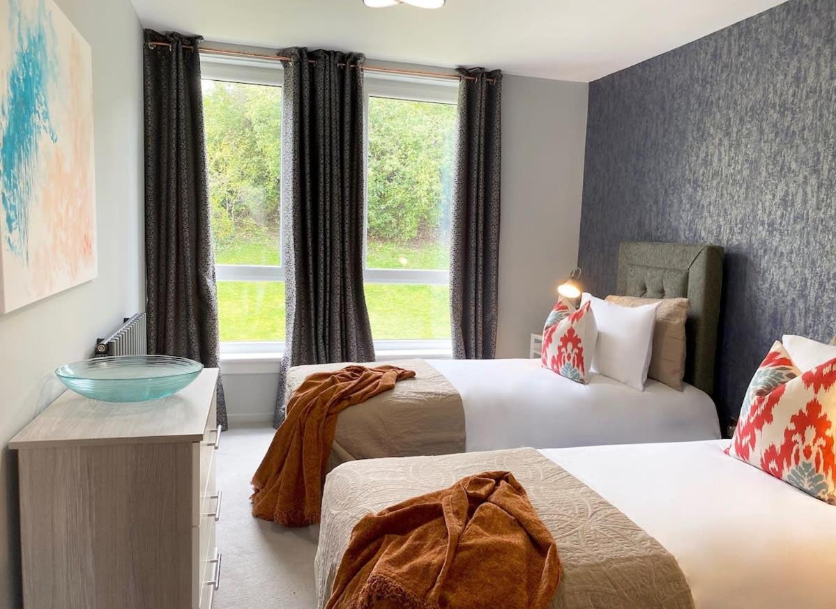 Beautiful West End Flat With Private Parking * Glasgow