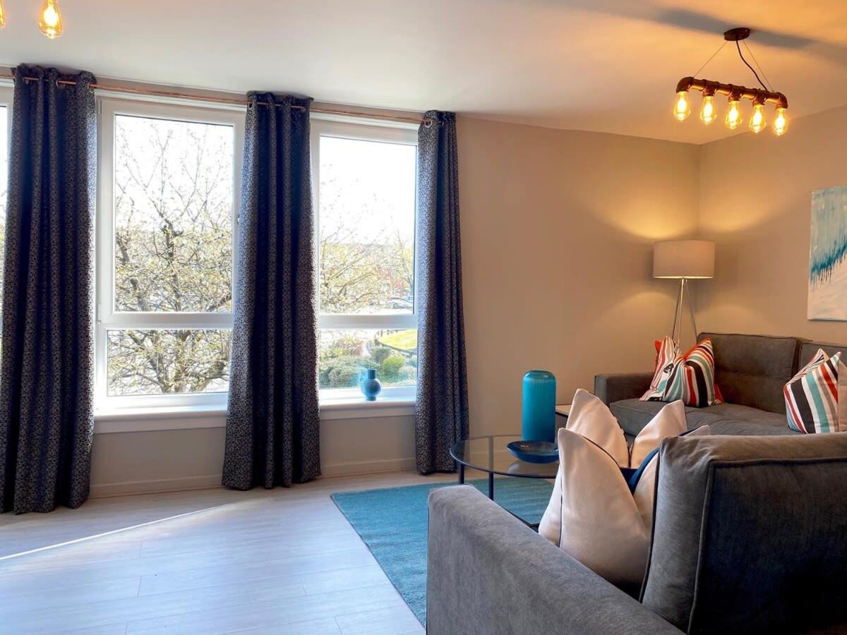 Apartment Beautiful West End Flat With Private Parking *